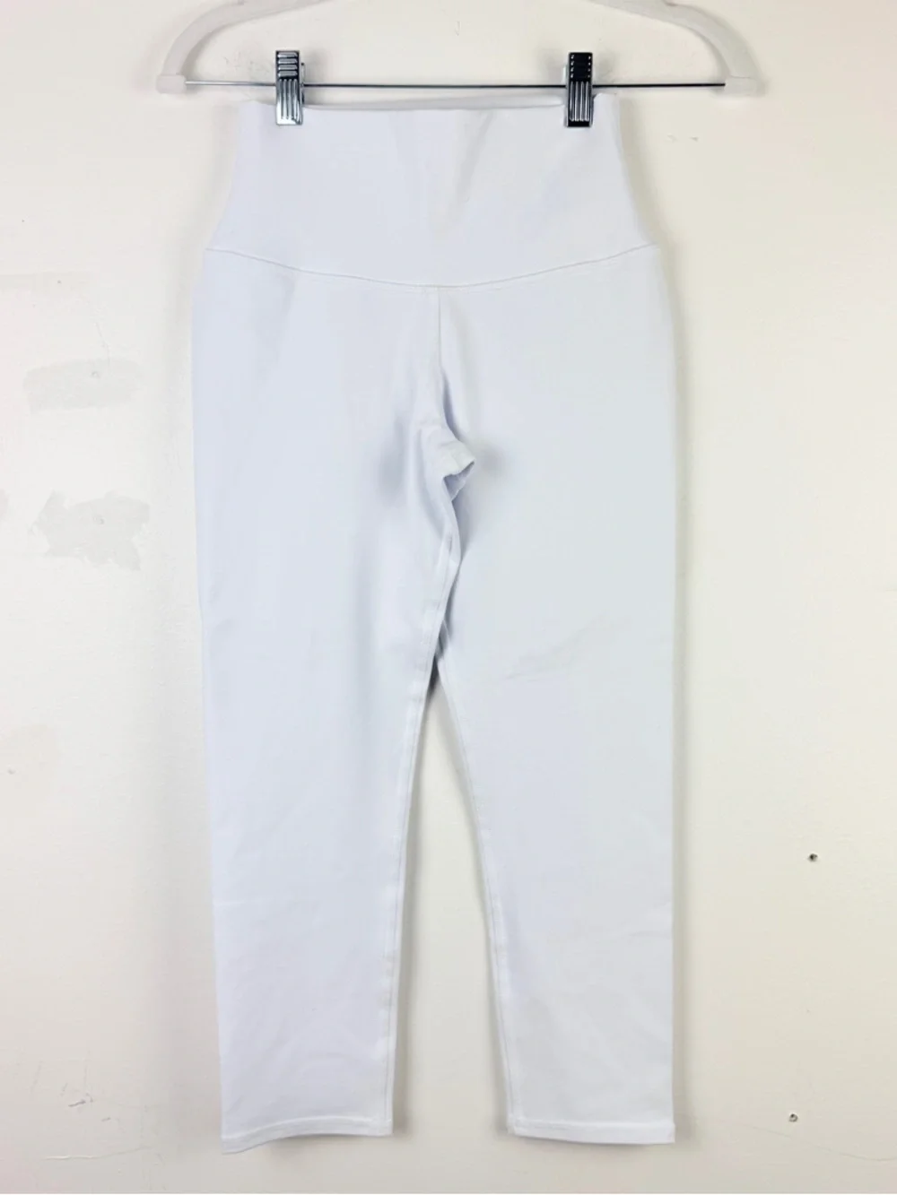 Alo High Waist Airbrush Capri Leggings XS Workout Yoga Athleisure Clean Girl